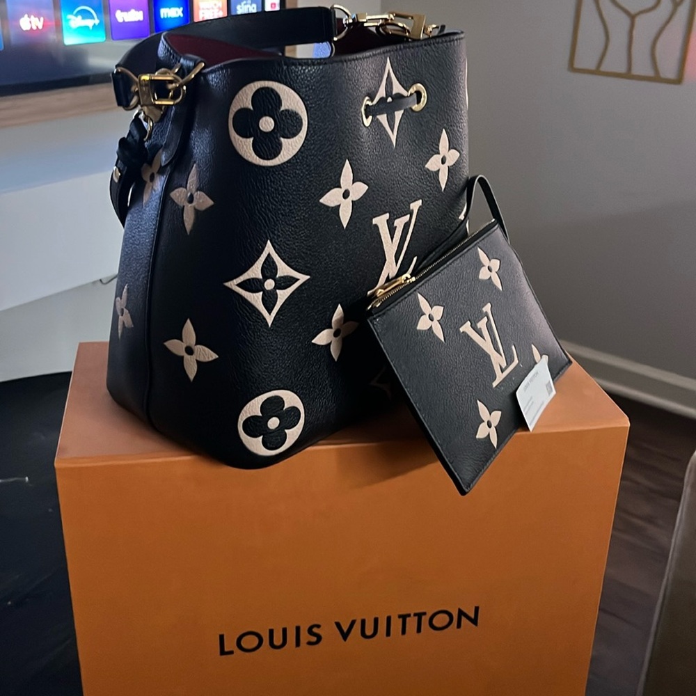 COPY - Louis Vuitton Roomy Shoulder Bag